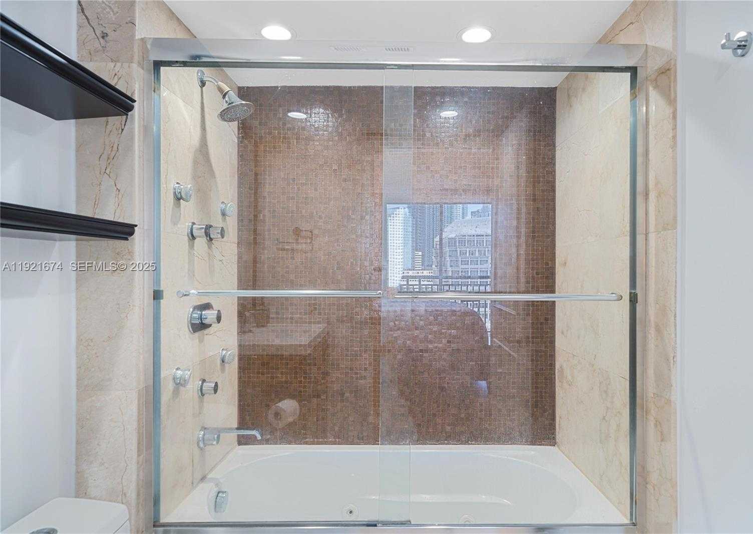 Small Image of 540 BRICKELL KEY DR #1411, Miami Number 17