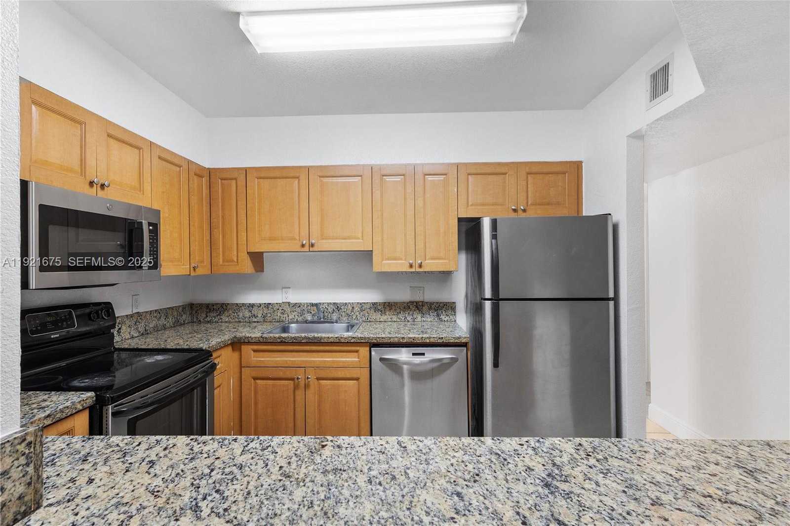 Small Image of 5102 NORTH WEST 79TH AVE #304, Doral Number 10