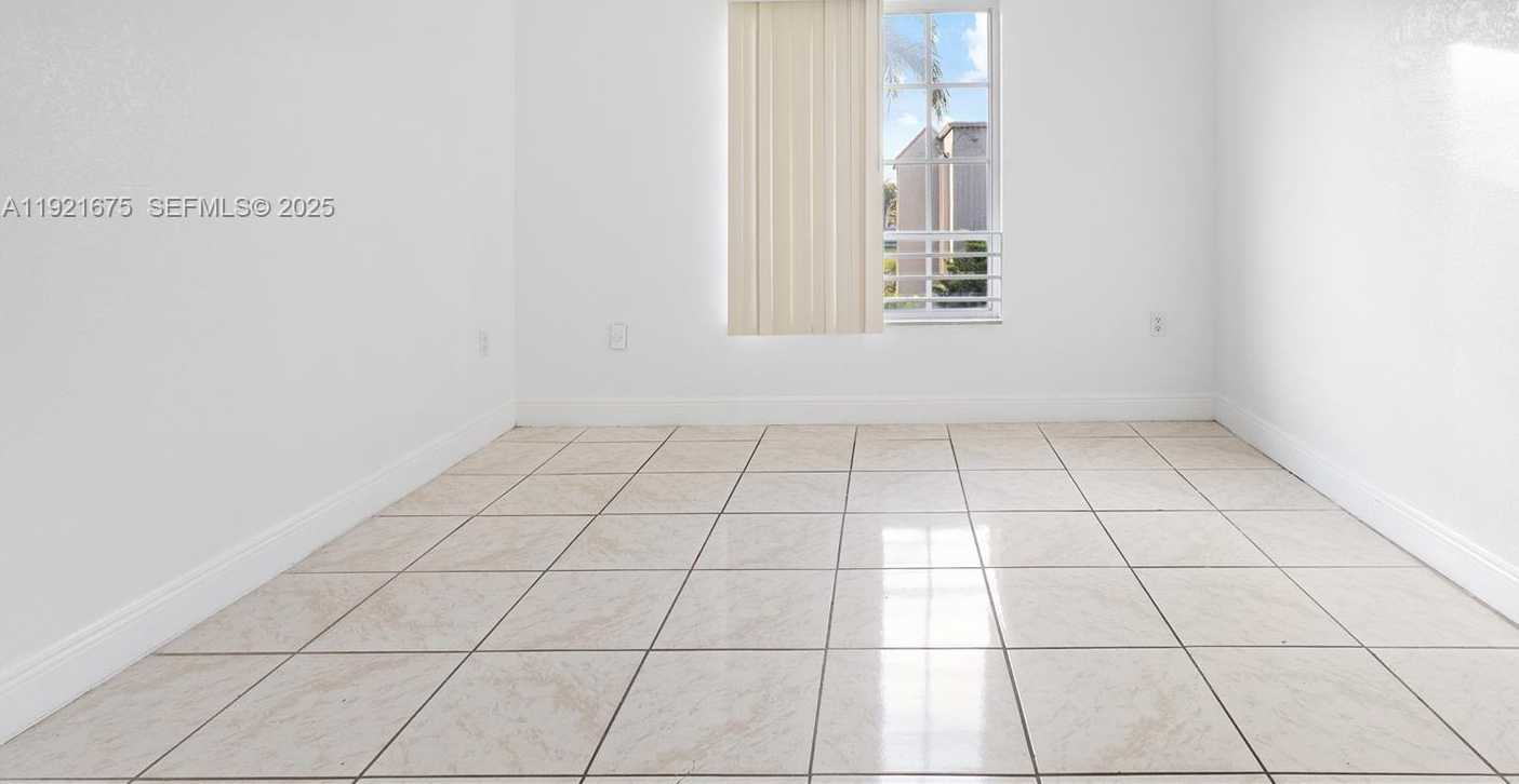 Small Image of 5102 NORTH WEST 79TH AVE #304, Doral Number 13