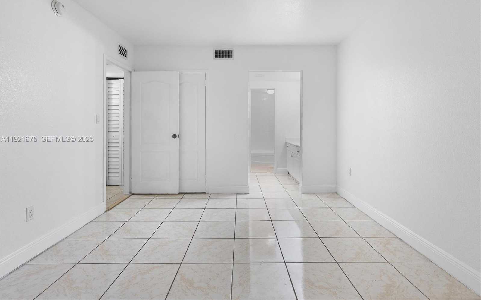 Small Image of 5102 NORTH WEST 79TH AVE #304, Doral Number 14