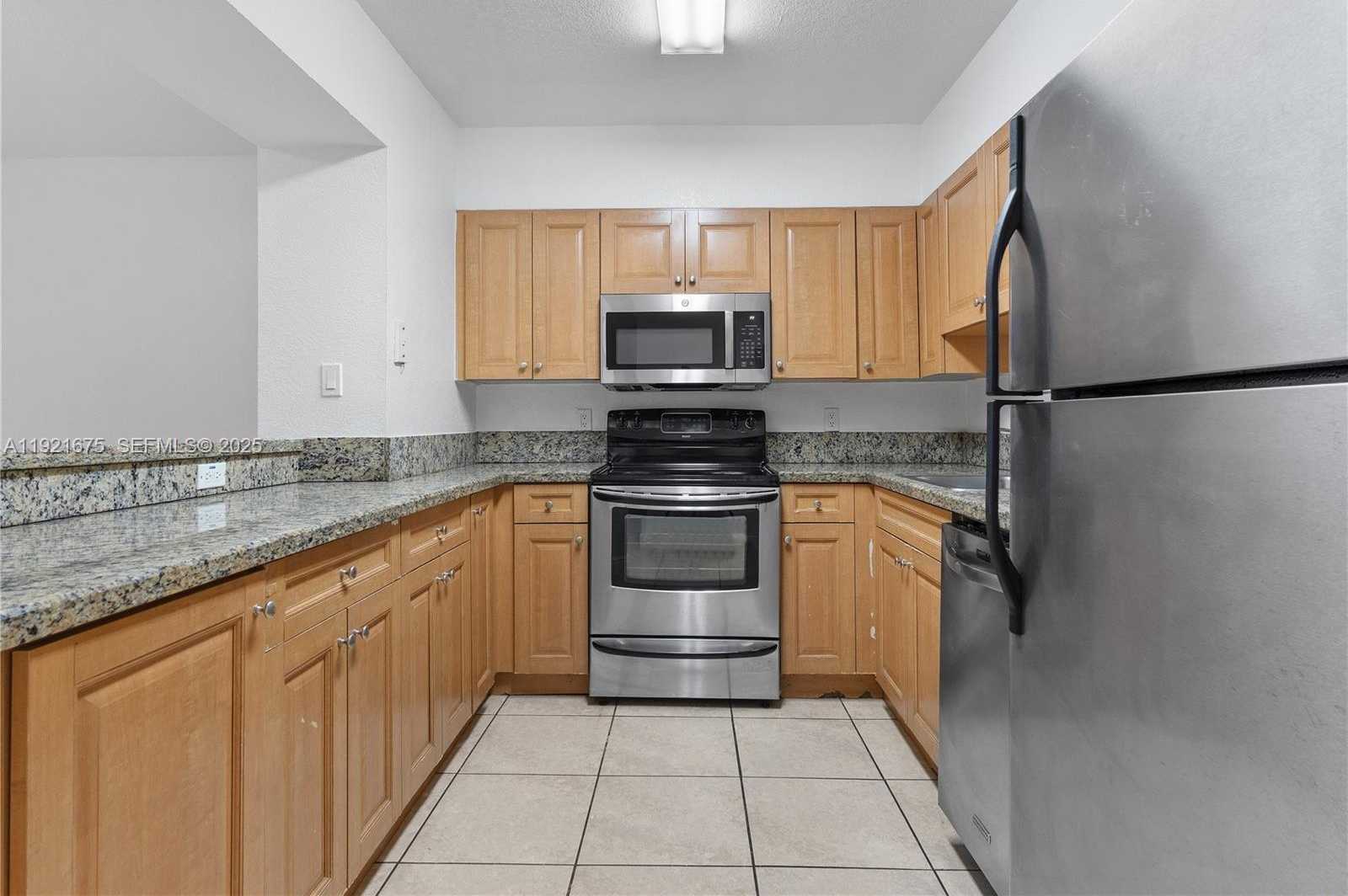 Small Image of 5102 NORTH WEST 79TH AVE #304, Doral Number 2