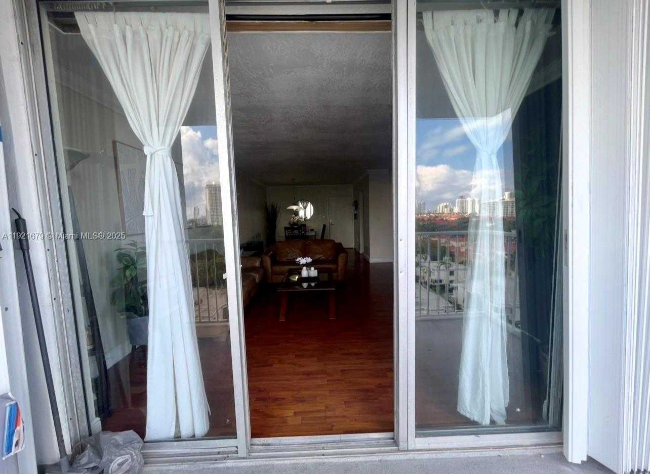 Small Image of 2851 NORTH EAST 183RD ST #907E, Aventura Number 25