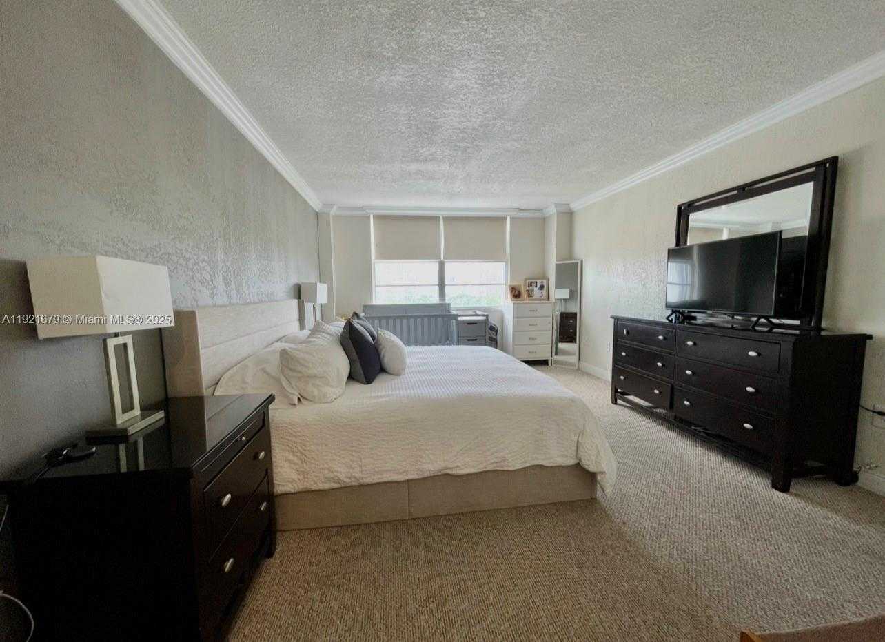 Small Image of 2851 NORTH EAST 183RD ST #907E, Aventura Number 8