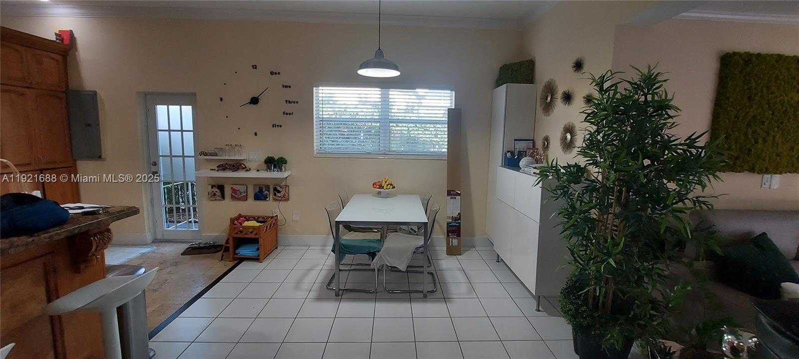 Small Image of 8105 SOUTH WEST 17TH TER, Miami Number 10