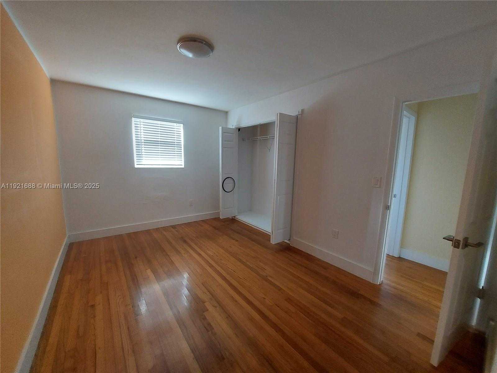 Small Image of 8105 SOUTH WEST 17TH TER, Miami Number 12