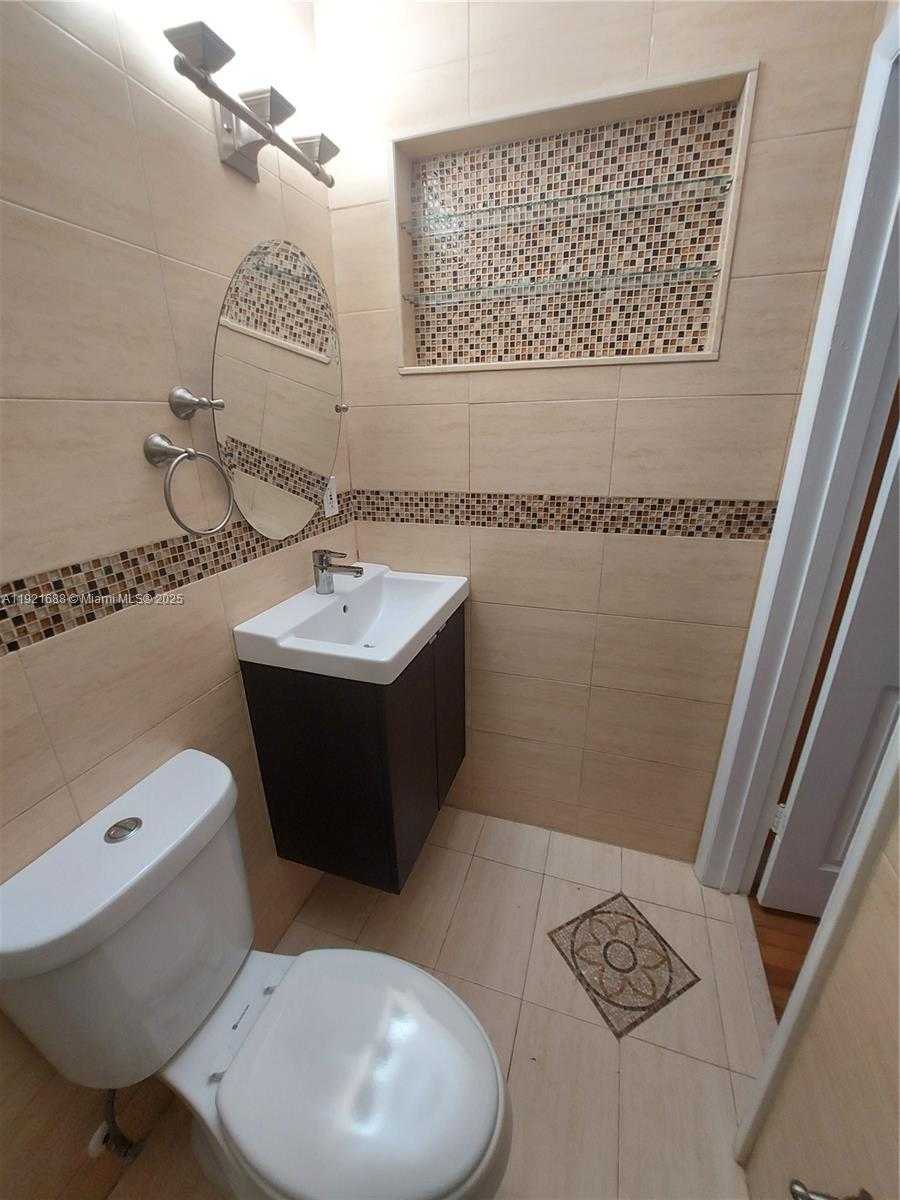 Small Image of 8105 SOUTH WEST 17TH TER, Miami Number 14