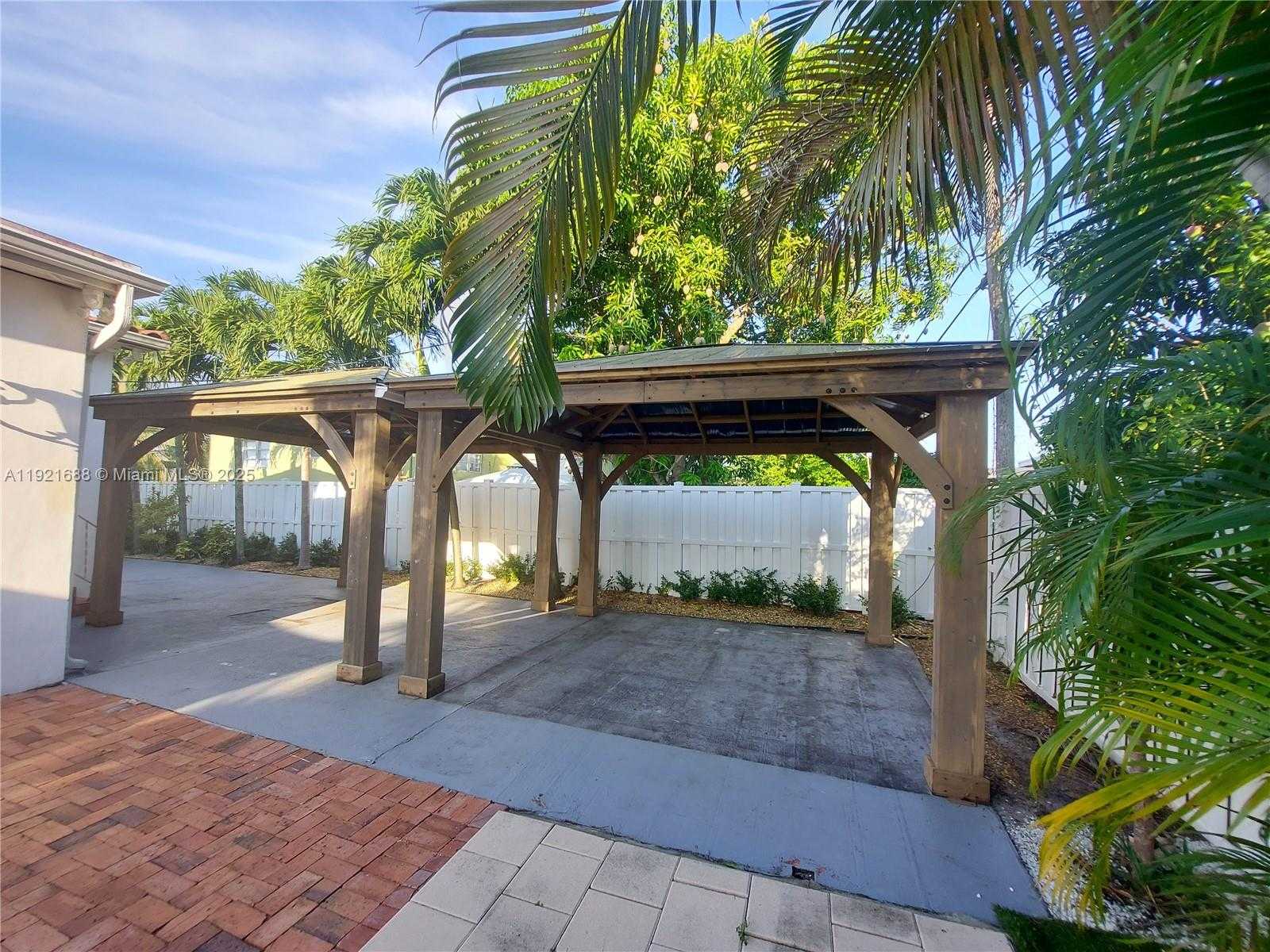 Small Image of 8105 SOUTH WEST 17TH TER, Miami Number 16