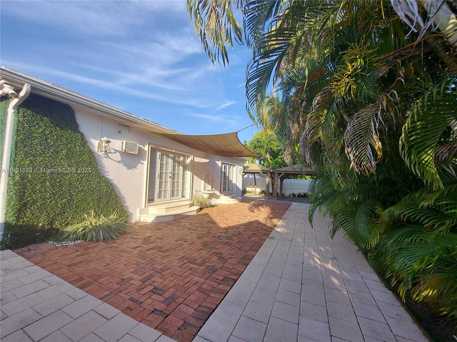 Small Image of 8105 SOUTH WEST 17TH TER, Miami Number 17