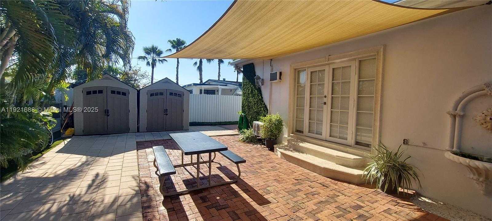 Small Image of 8105 SOUTH WEST 17TH TER, Miami Number 3