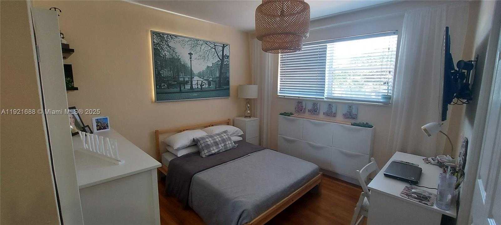 Small Image of 8105 SOUTH WEST 17TH TER, Miami Number 8