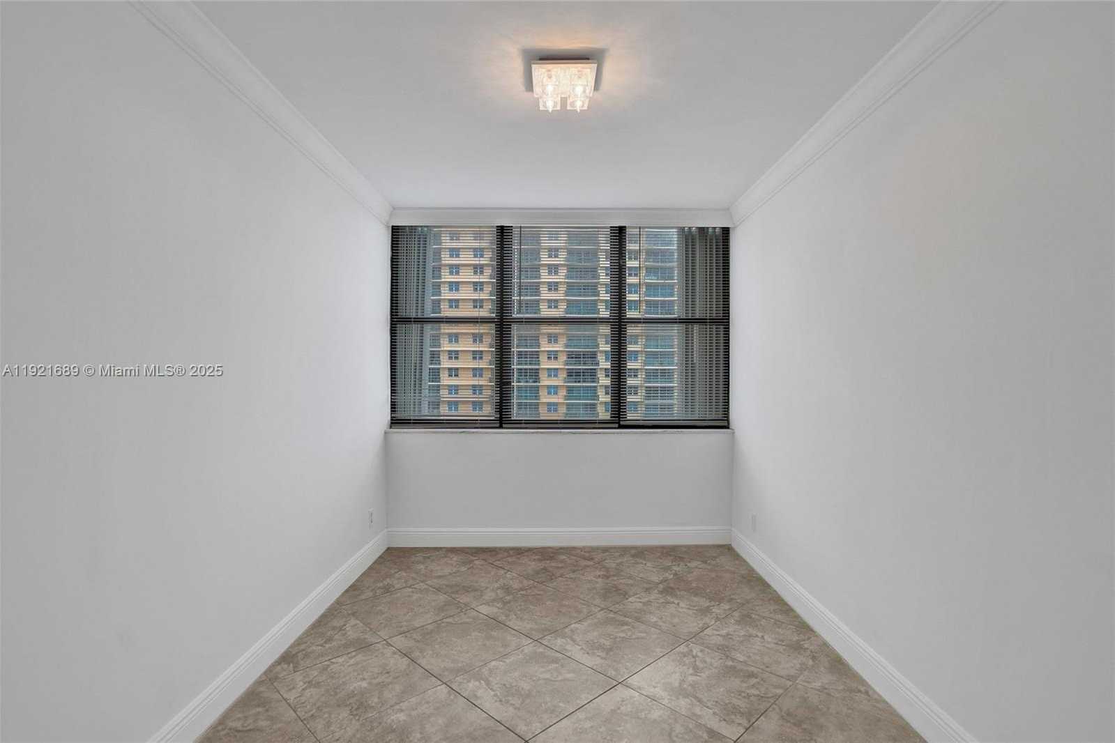 Imagen de Pequeño Objeto