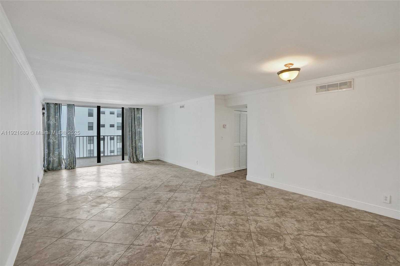 Imagen de Pequeño Objeto