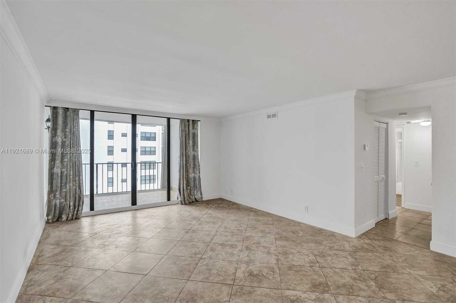 Imagen de Pequeño Objeto