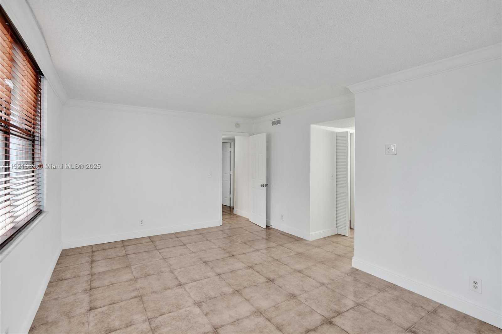 Imagen de Pequeño Objeto