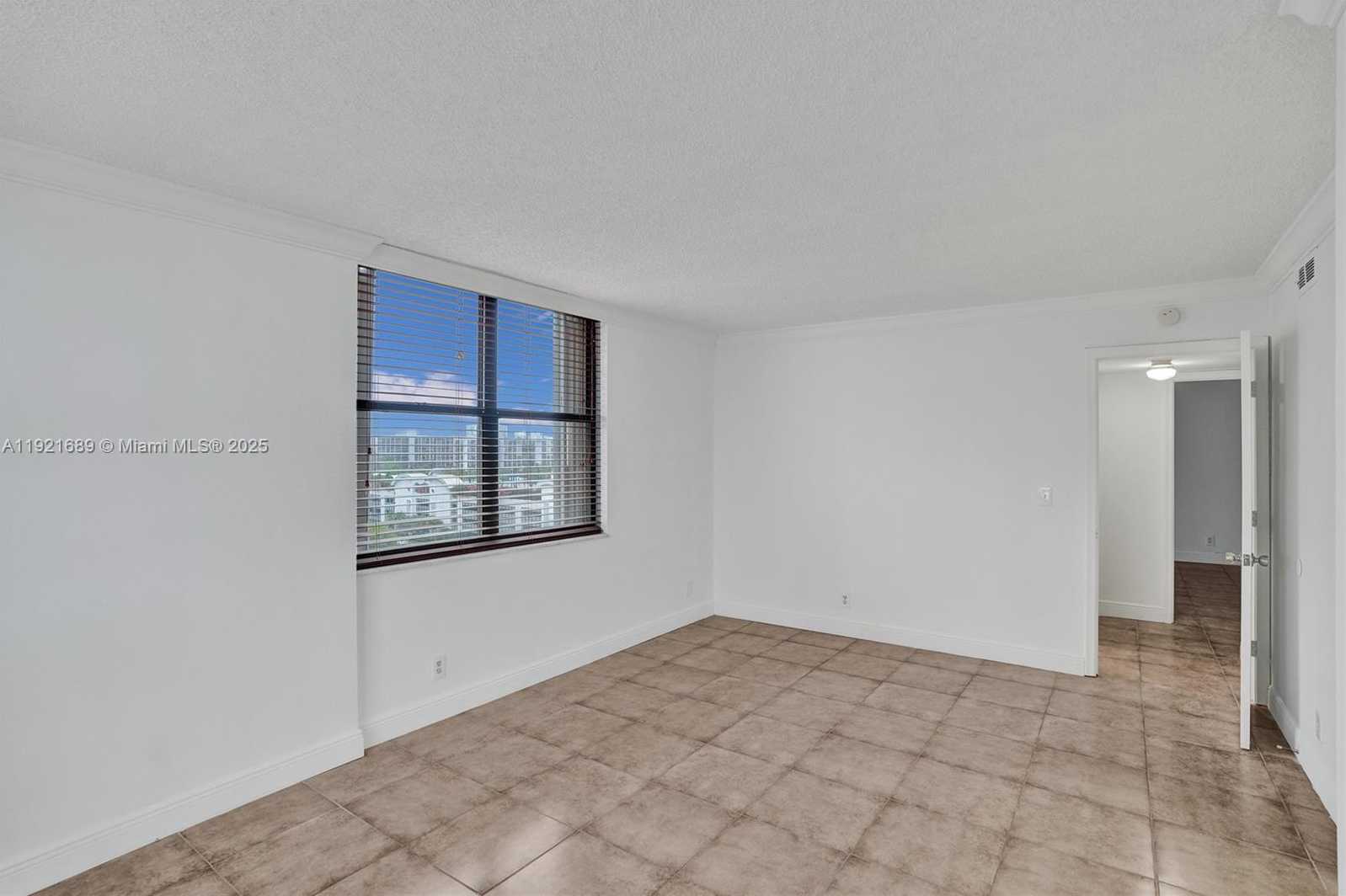 Imagen de Pequeño Objeto