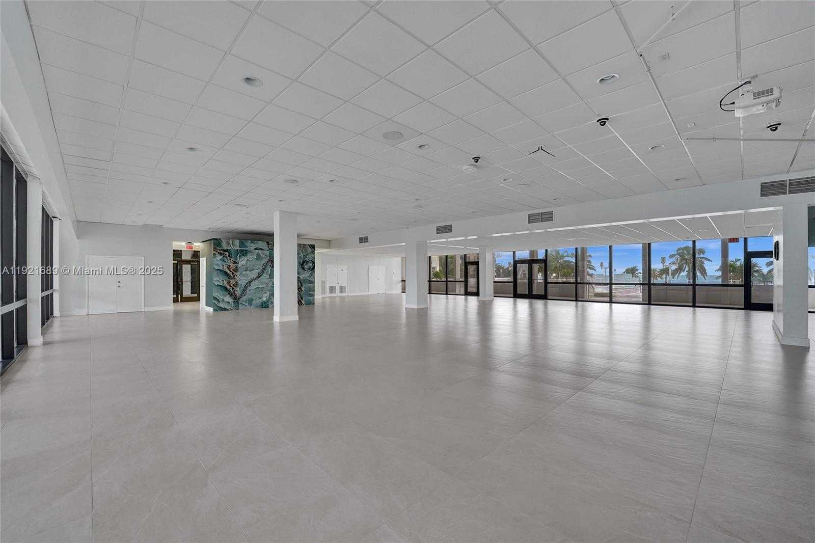 Imagen de Pequeño Objeto