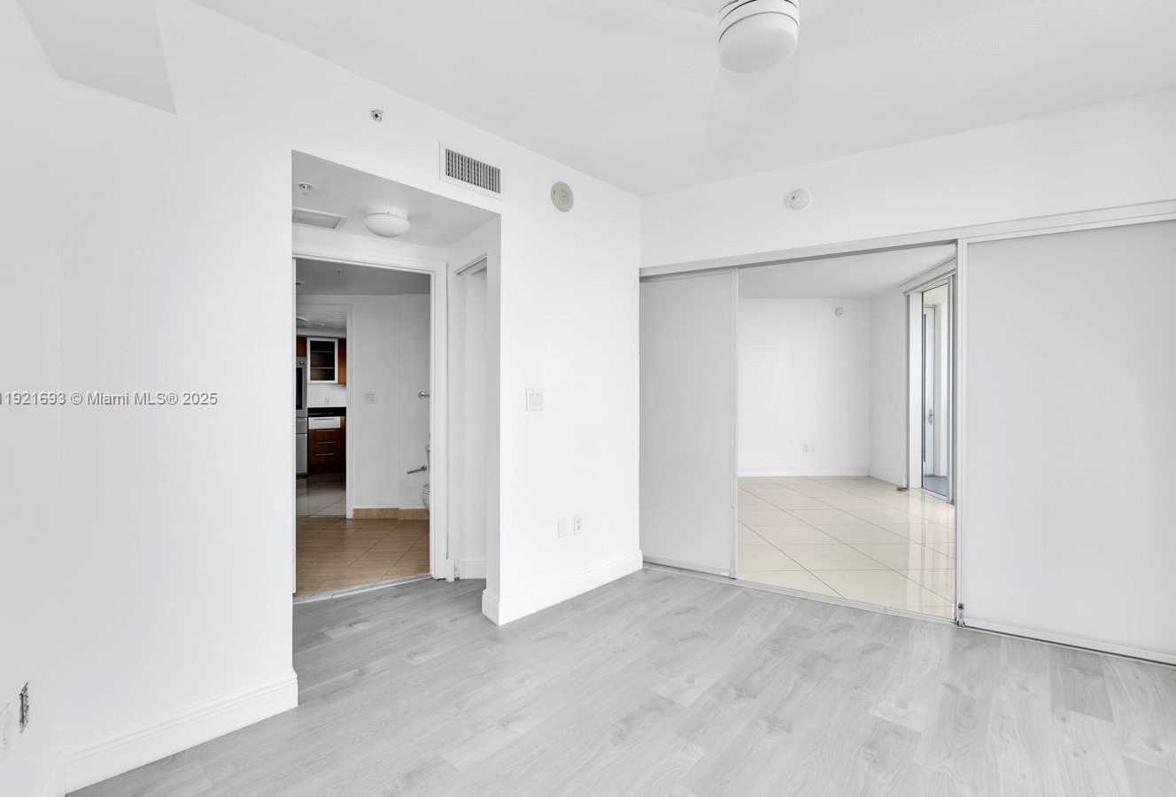 Imagen de Pequeño Objeto