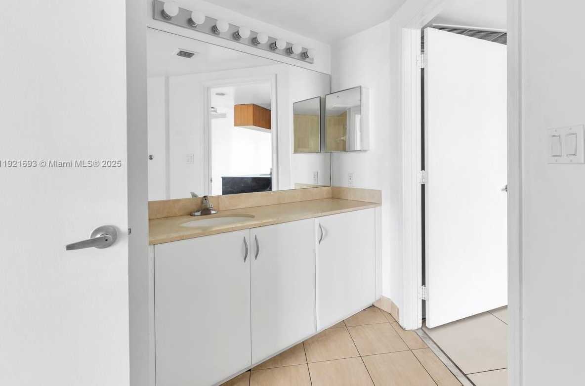 Imagen de Pequeño Objeto