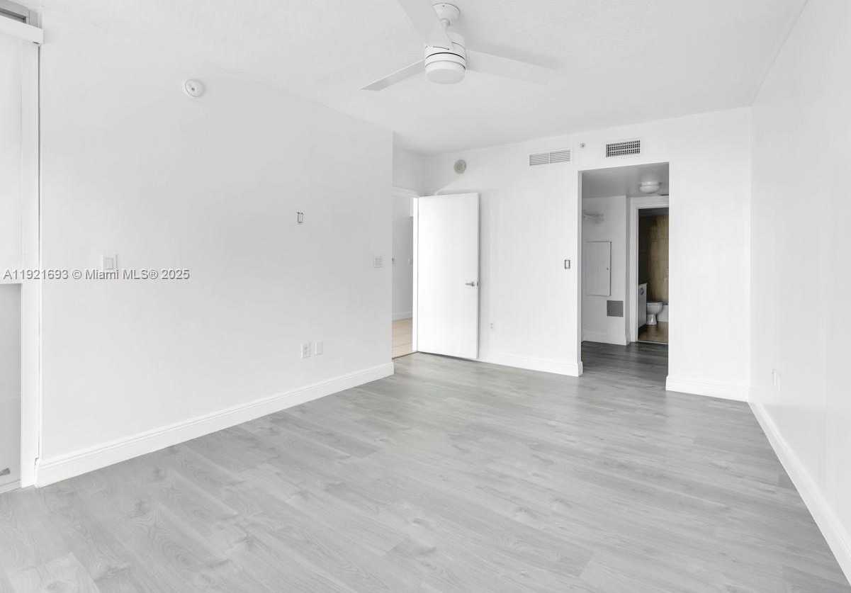 Imagen de Pequeño Objeto