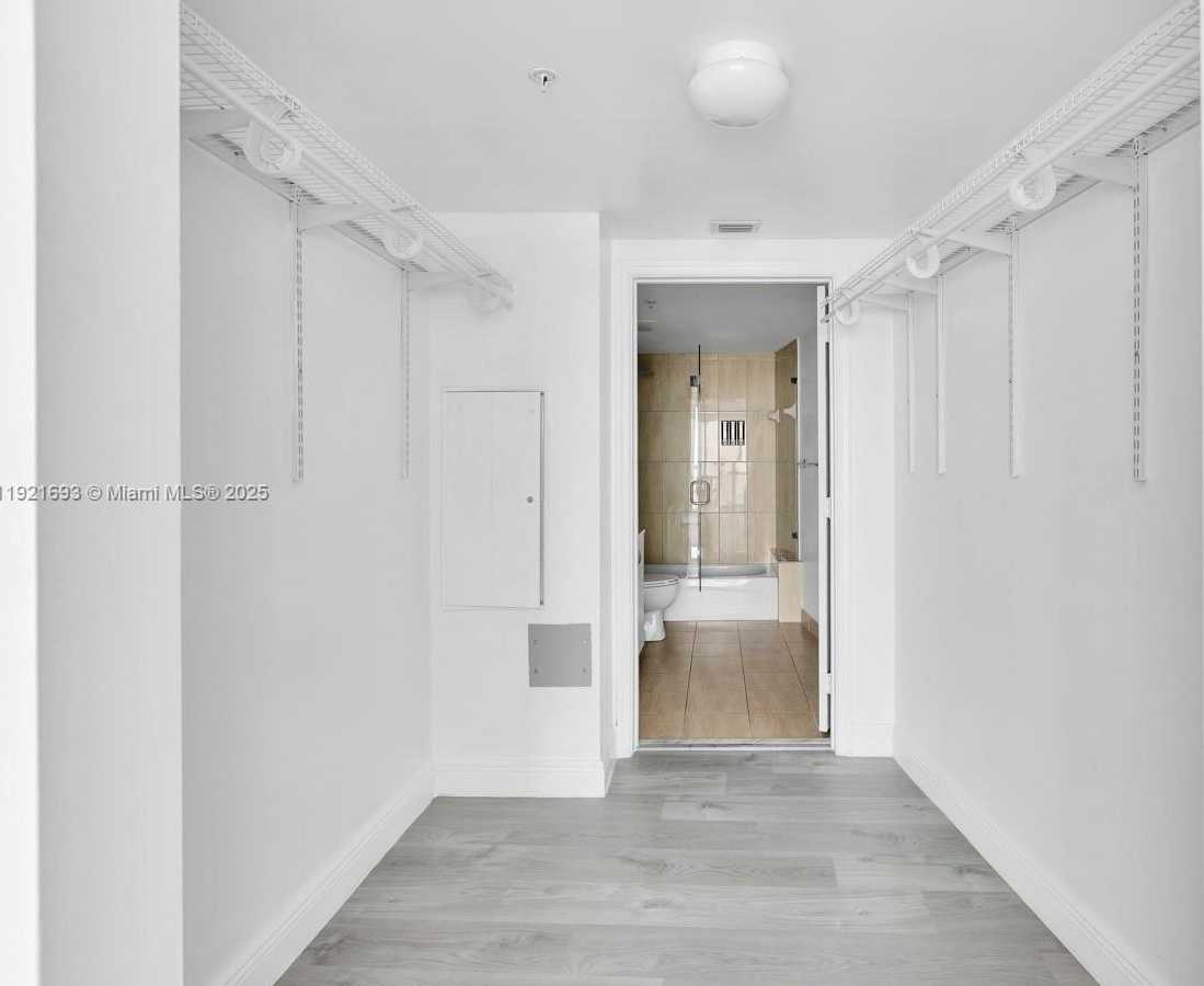 Imagen de Pequeño Objeto