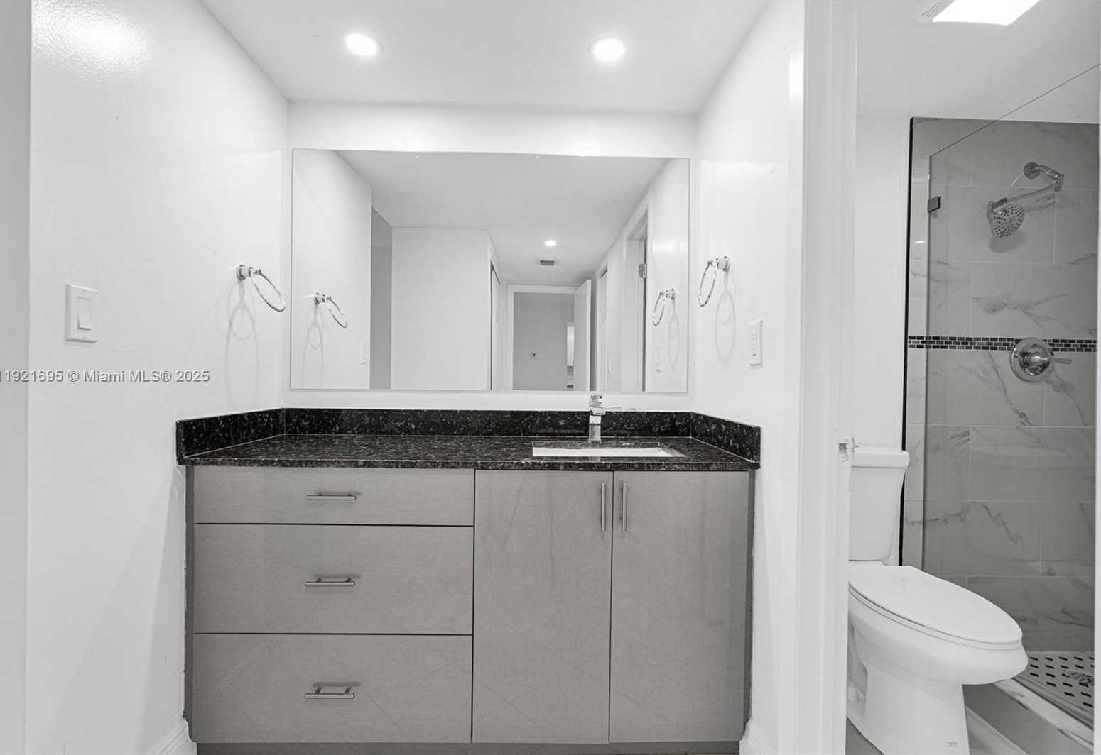 Imagen de Pequeño Objeto