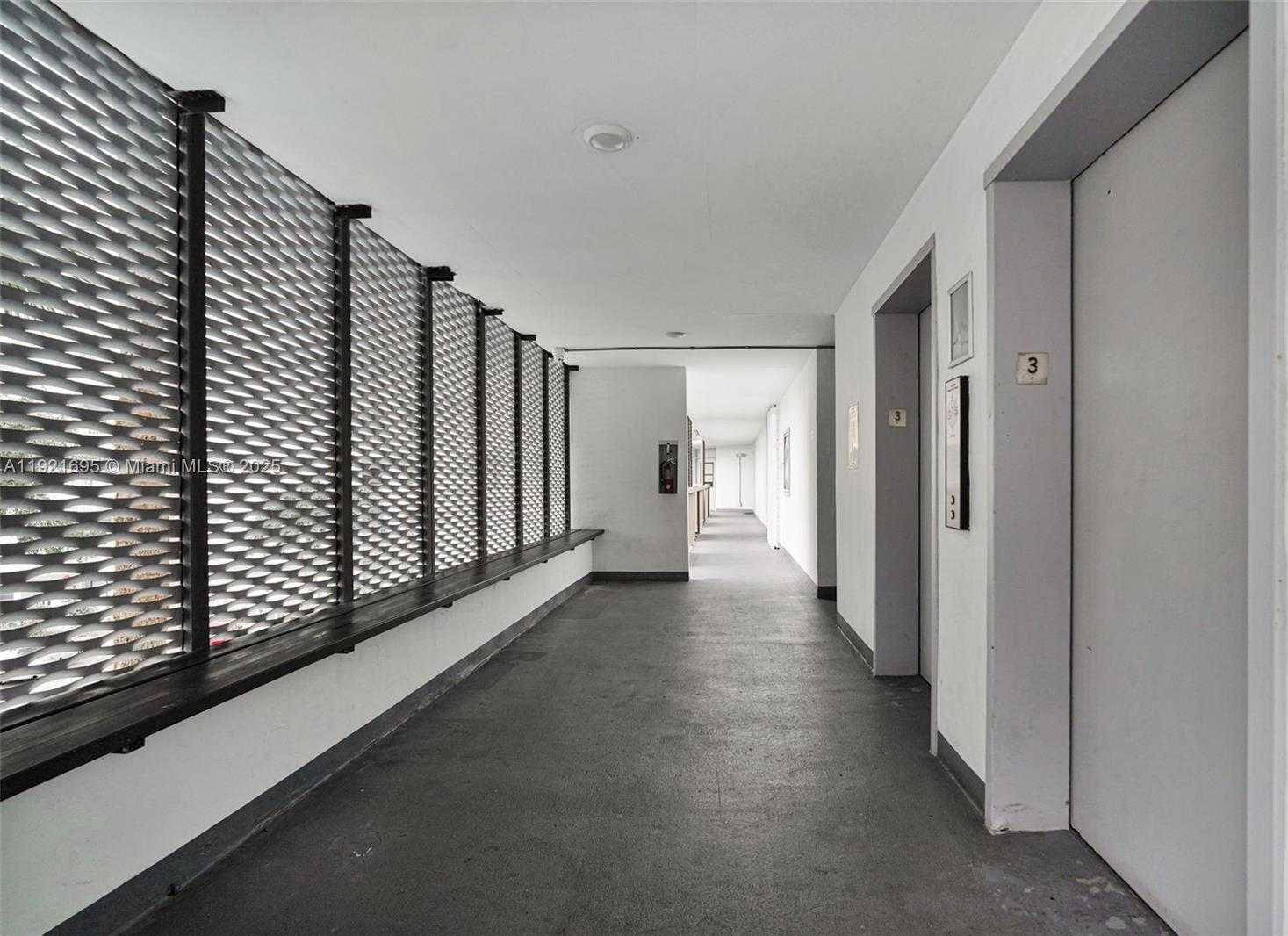 Imagen de Pequeño Objeto