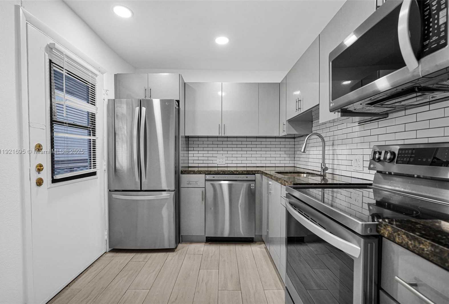 Imagen de Pequeño Objeto