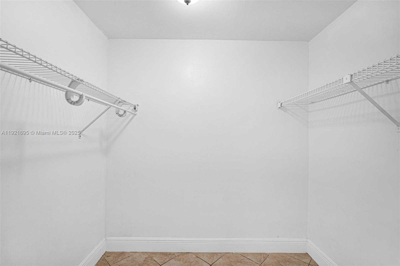 Imagen de Pequeño Objeto