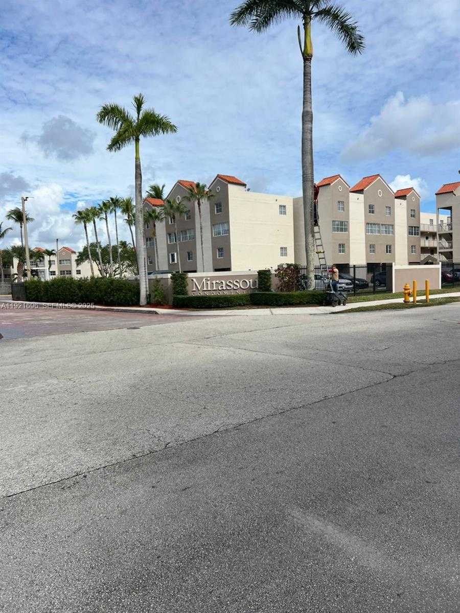 Small Image of 6045 NORTH WEST 186TH ST #102, Hialeah Number 4