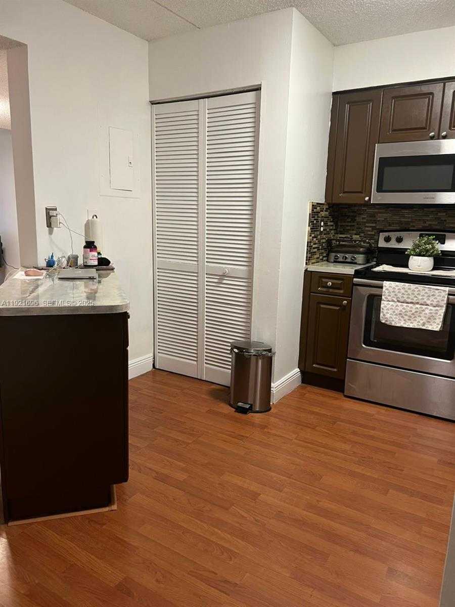 Small Image of 6045 NORTH WEST 186TH ST #102, Hialeah Number 6