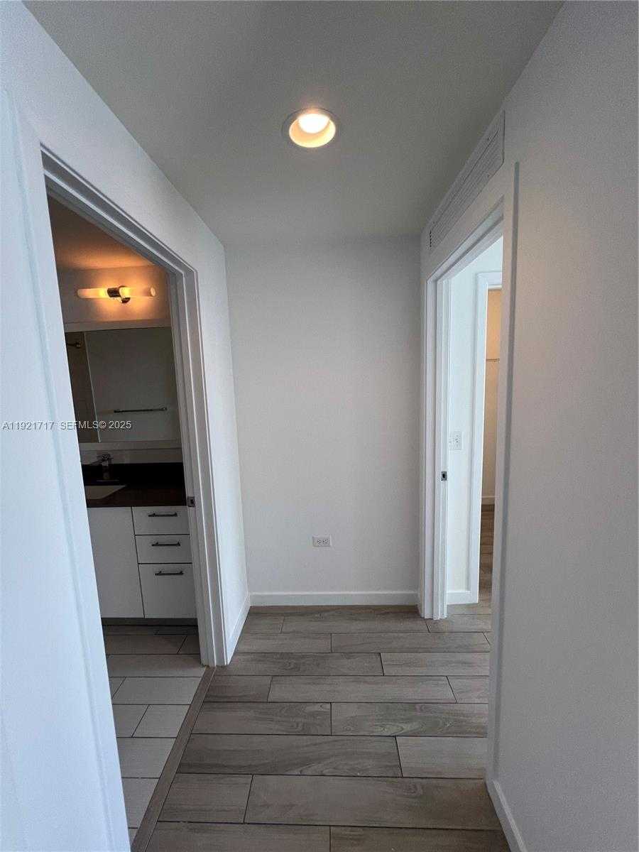 Small Image of 999 SOUTH WEST 1ST AVE #2405, Miami Number 12