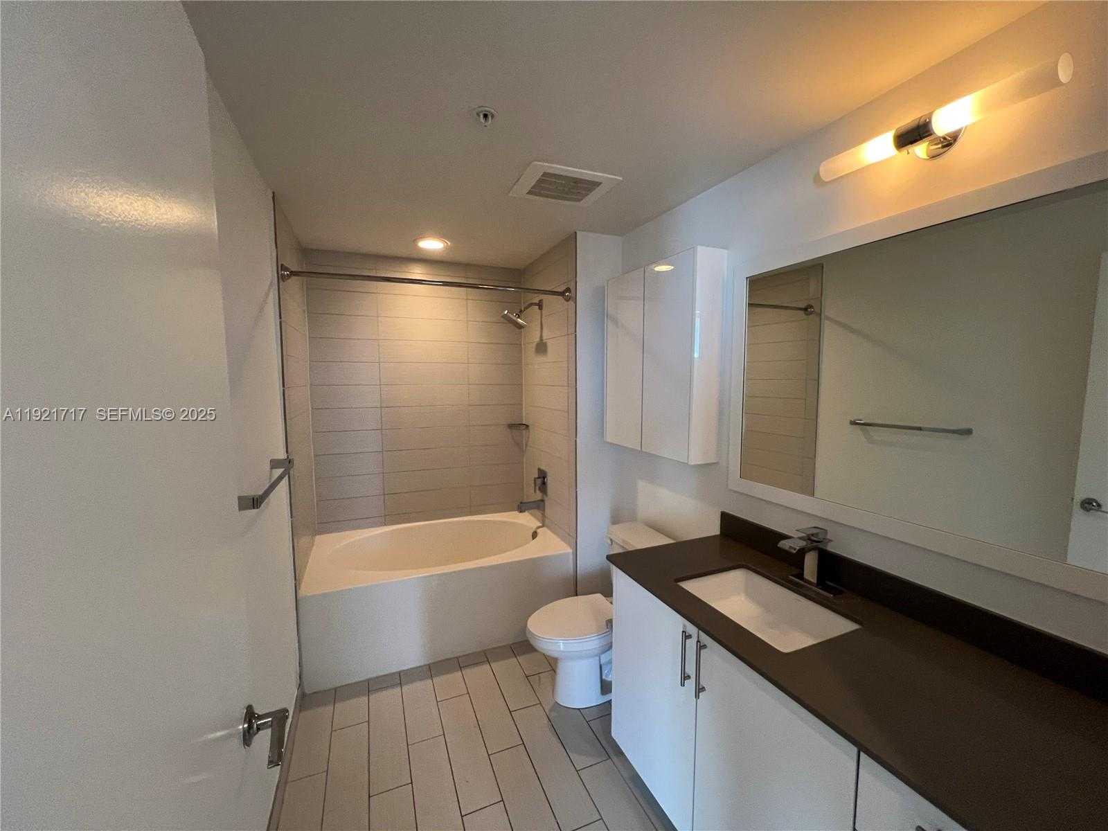 Small Image of 999 SOUTH WEST 1ST AVE #2405, Miami Number 13