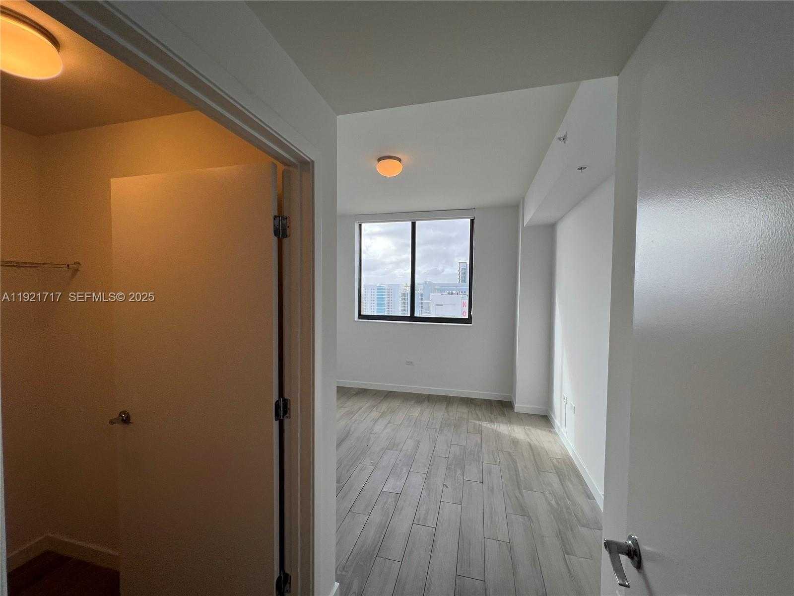 Small Image of 999 SOUTH WEST 1ST AVE #2405, Miami Number 14