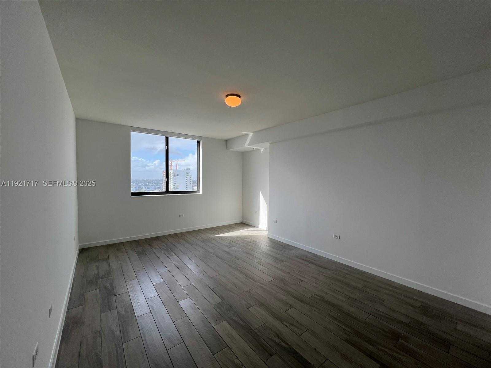 Small Image of 999 SOUTH WEST 1ST AVE #2405, Miami Number 5