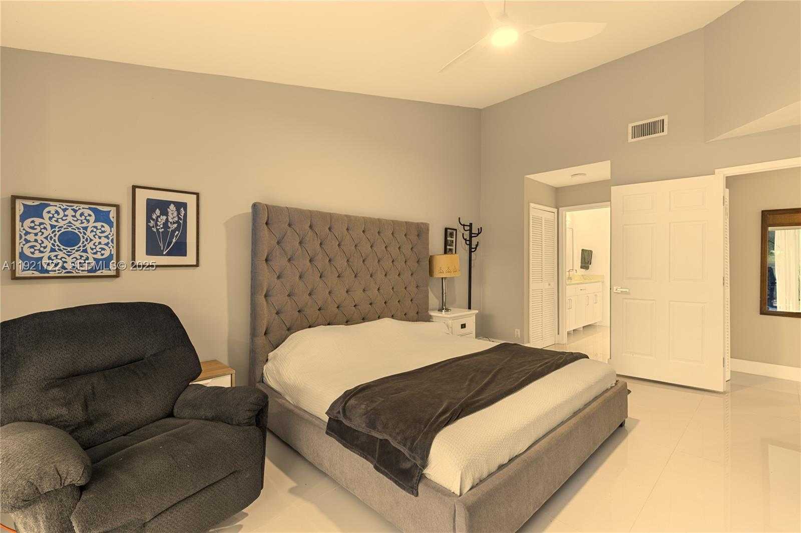 Small Image of 19648 BACK NINE DR #19648, Boca Raton Number 4