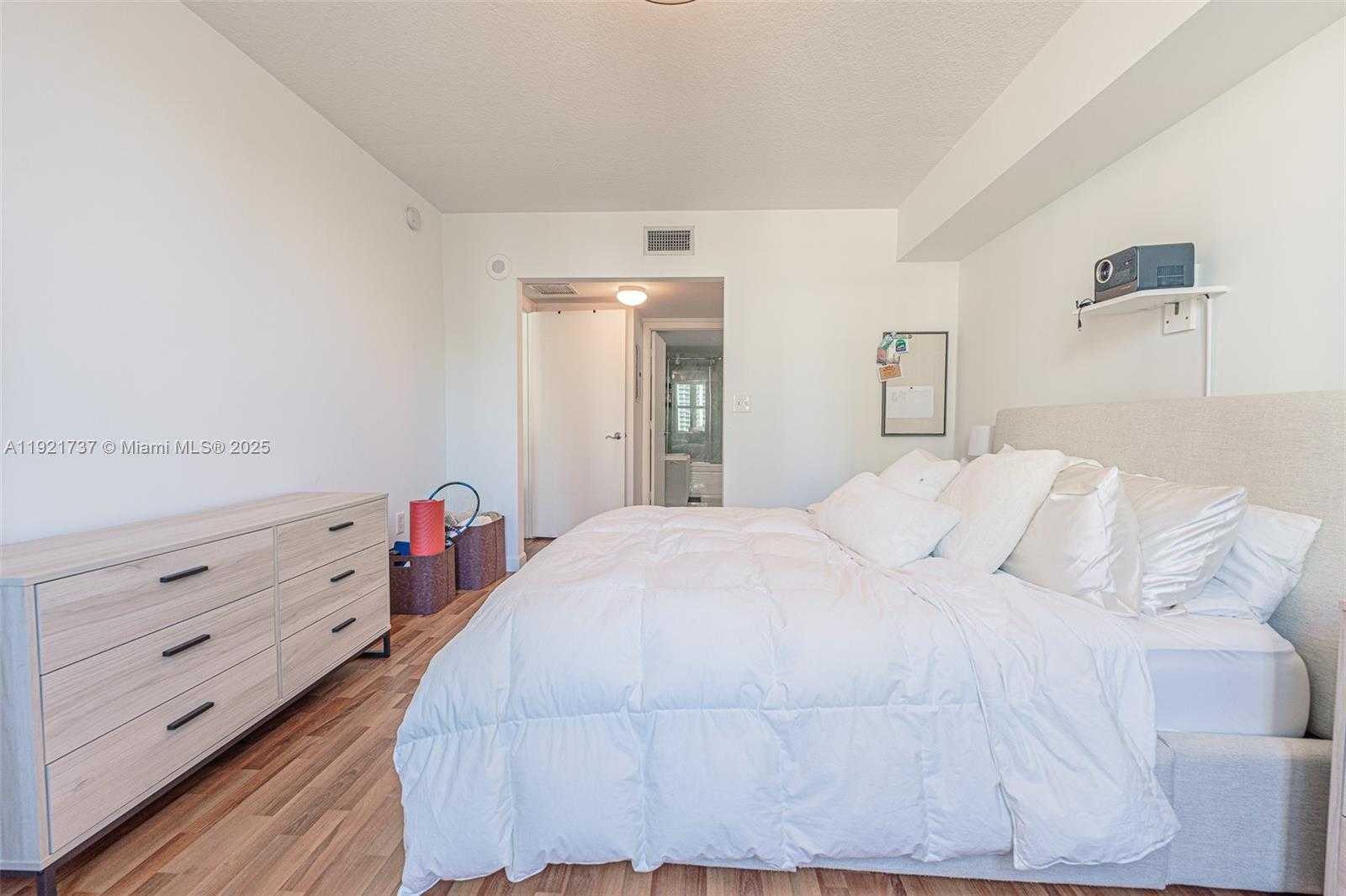 Small Image of 31 SOUTH EAST 5 ST #1603, Miami Number 10