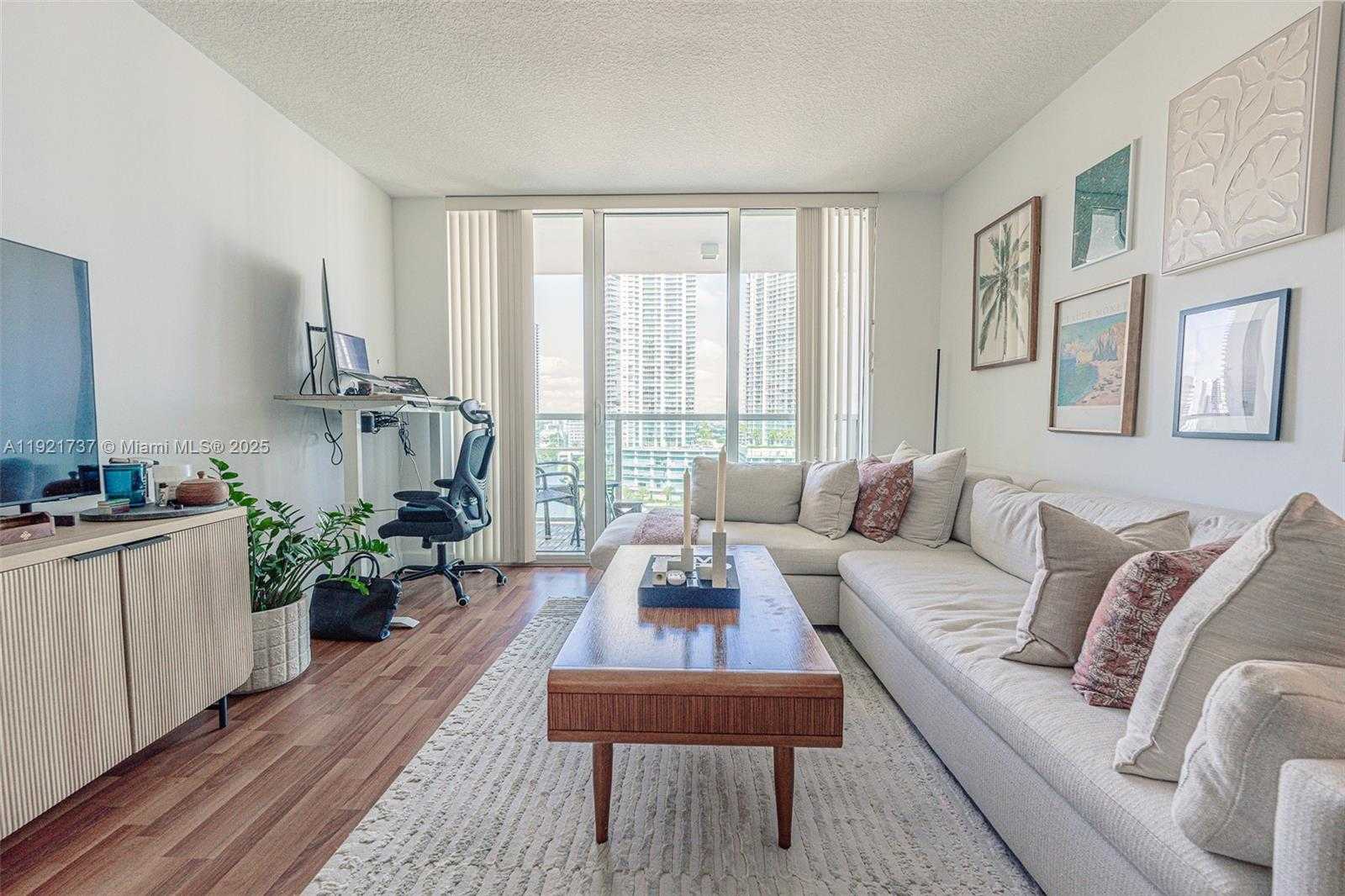 Small Image of 31 SOUTH EAST 5 ST #1603, Miami Number 12