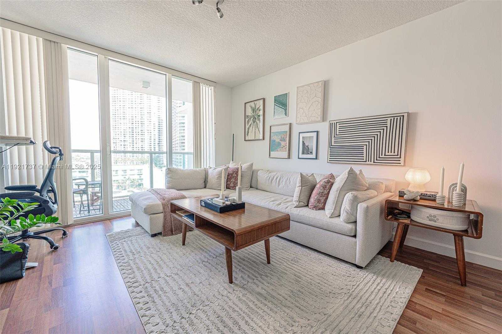 Small Image of 31 SOUTH EAST 5 ST #1603, Miami Number 14