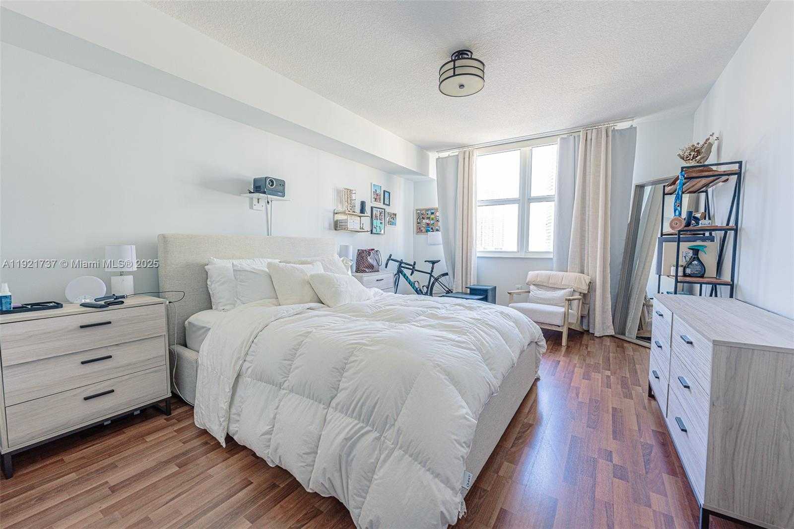 Small Image of 31 SOUTH EAST 5 ST #1603, Miami Number 9