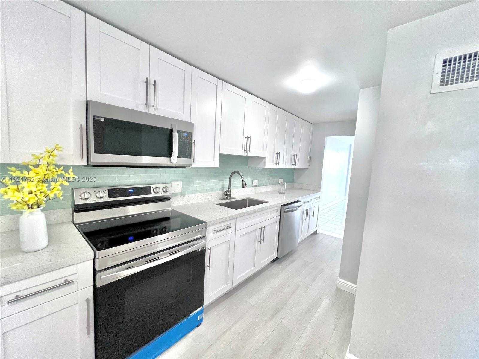 Small Image of 3660 NORTH EAST 166TH ST #505, North Miami Beach Number 6