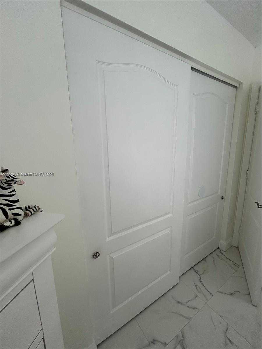 Small Image of 16620 SOUTH WEST 101ST TER #01, Miami Number 3