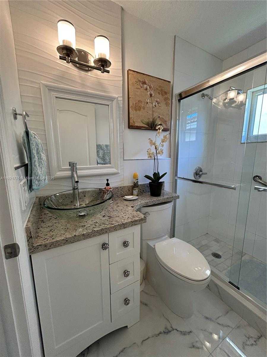 Small Image of 16620 SOUTH WEST 101ST TER #01, Miami Number 5