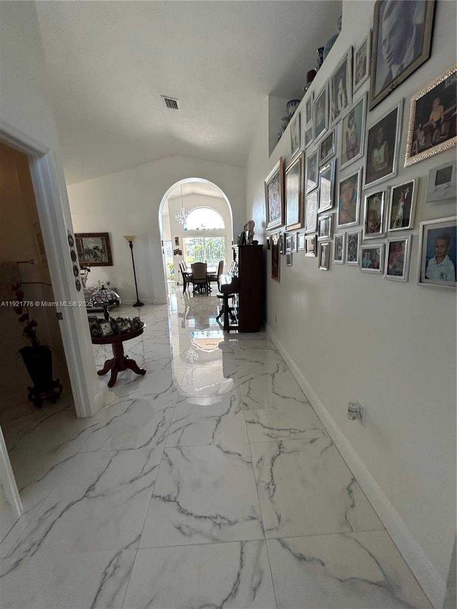 Small Image of 16620 SOUTH WEST 101ST TER #01, Miami Number 9