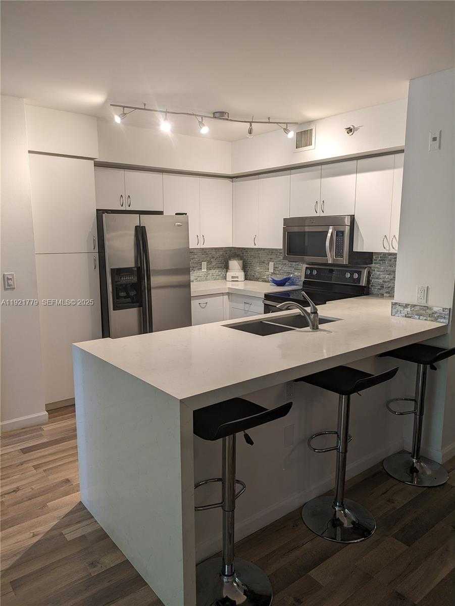 Small Image of 19901 EAST COUNTRY CLUB DR #2305, Aventura Number 2