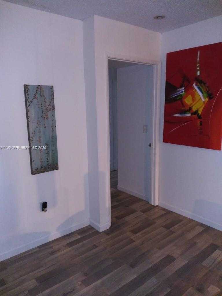 Small Image of 19901 EAST COUNTRY CLUB DR #2305, Aventura Number 7