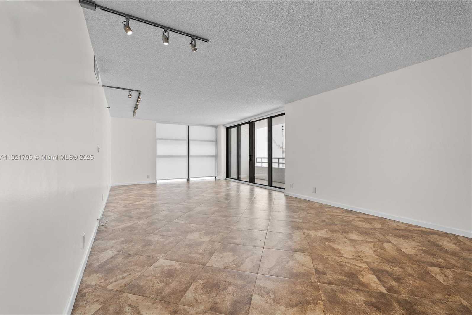 Imagen de Pequeño Objeto