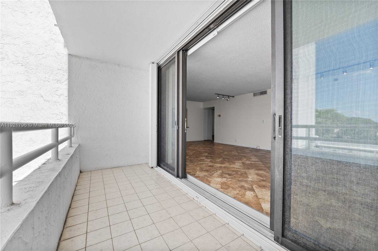 Imagen de Pequeño Objeto