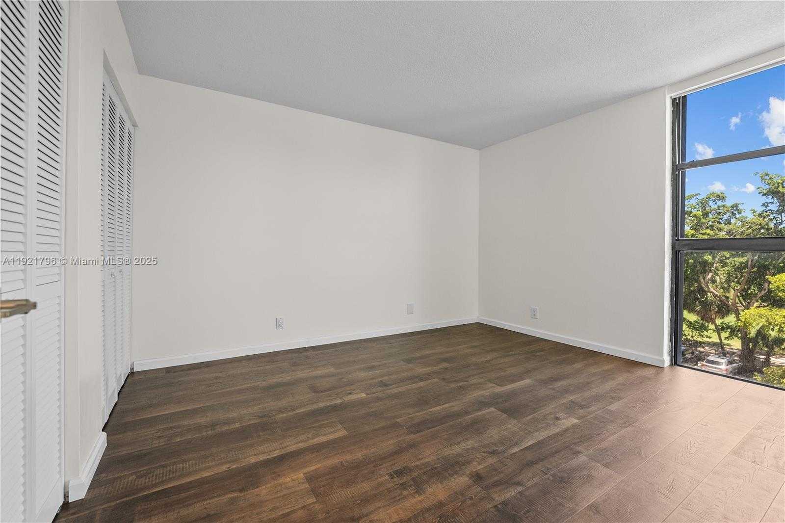 Imagen de Pequeño Objeto