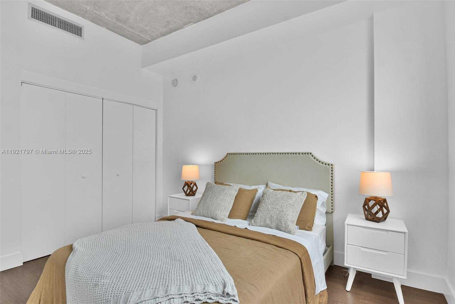 Small Image of 234 NORTH EAST 3RD ST #1802, Miami Number 27