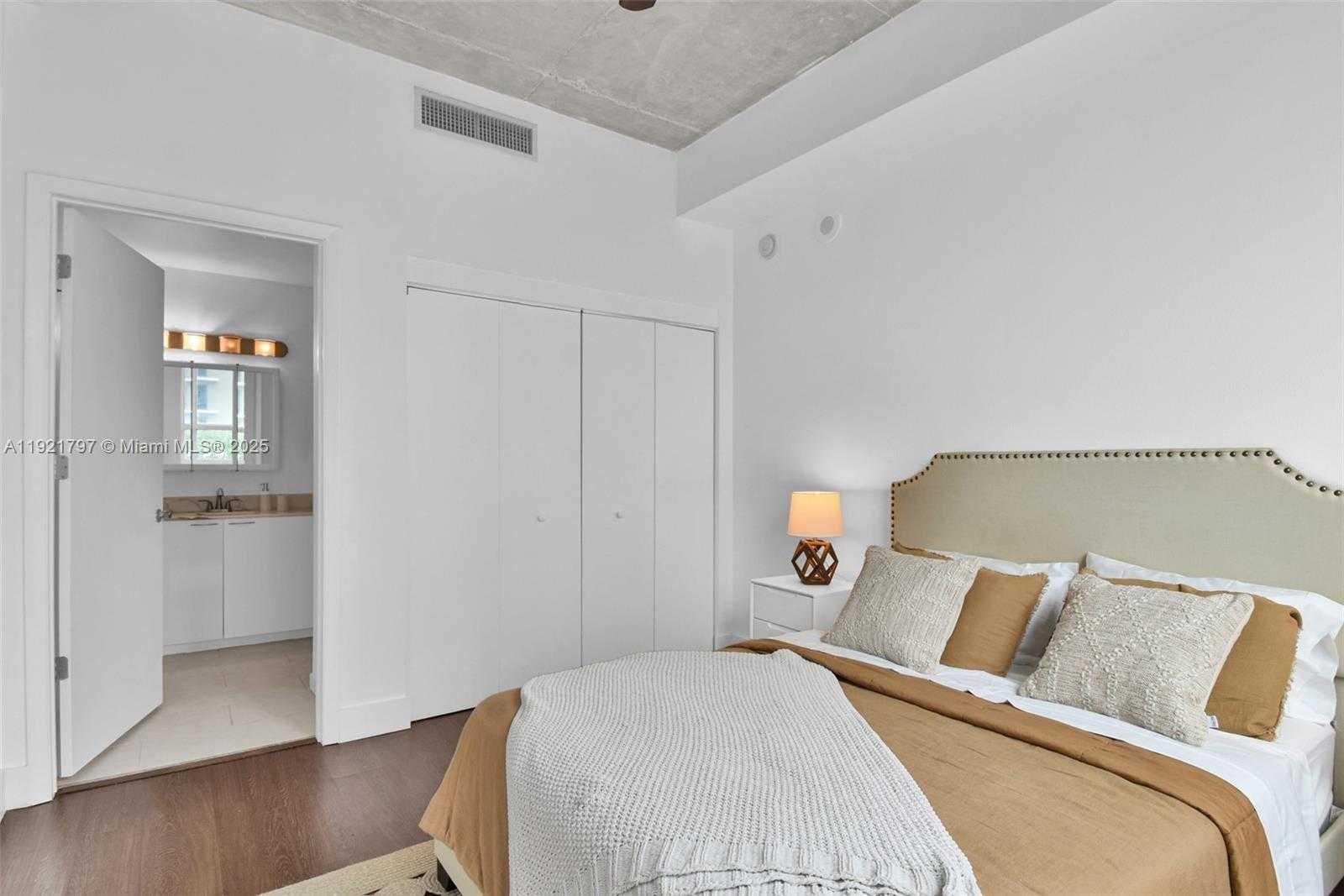 Small Image of 234 NORTH EAST 3RD ST #1802, Miami Number 30